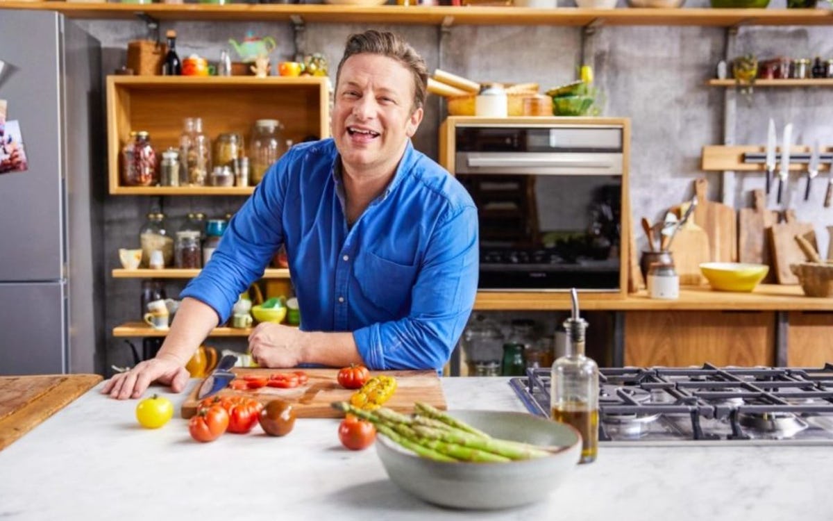 Jamie Oliver ‘spat at’ by angry pupils over healthy eating campaigns