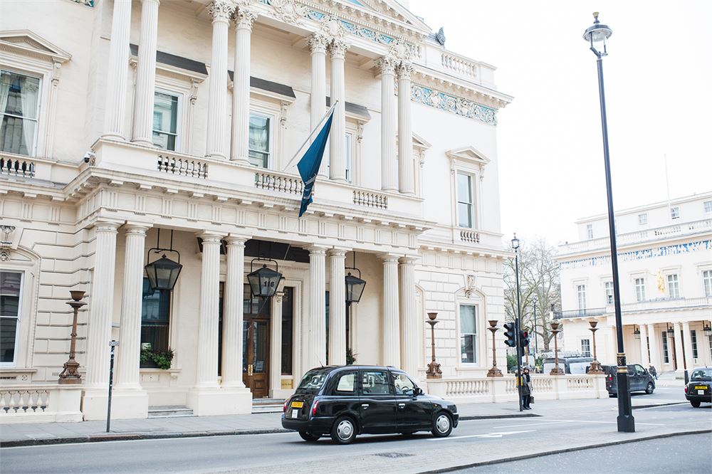Searcys team up with 116 Pall Mall to launch charitable afternoon tea
