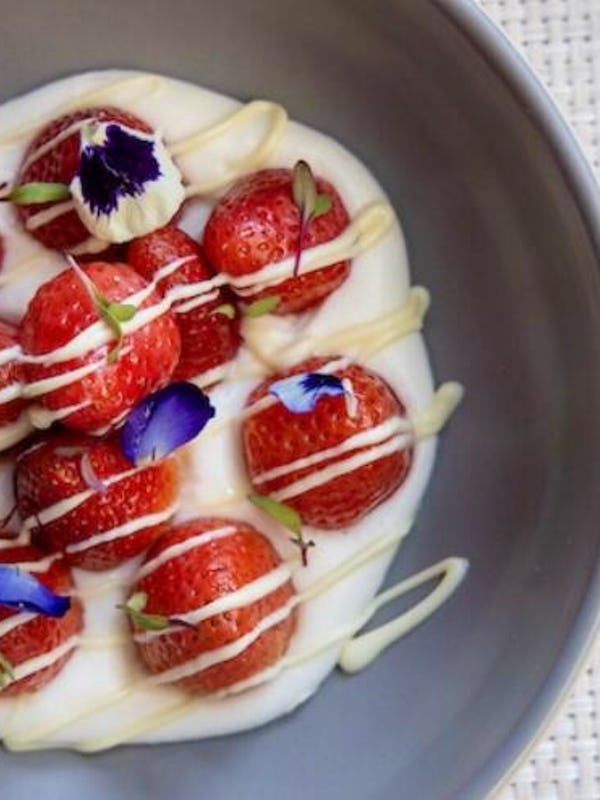 Chapulin’s Roasted Strawberries and Cream with White Chocolate