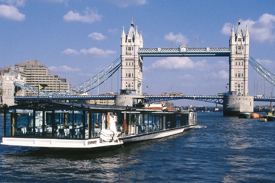riverboat dining london